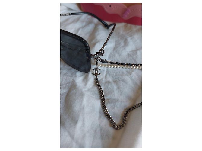 Gafas de sol Chanel con cadena de perlas Negro Metálico - vista 6
