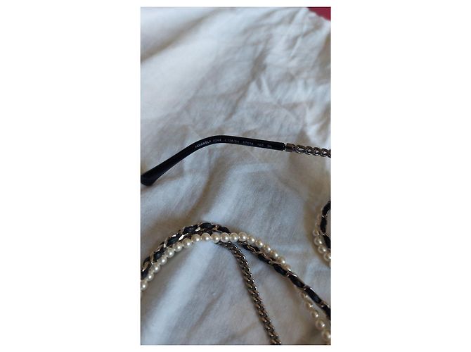 Gafas de sol Chanel con cadena de perlas Negro Metálico - vista 7