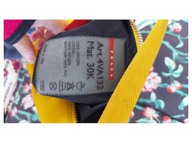 Bolsa de ombro Prada em nylon amarelo - vista 5