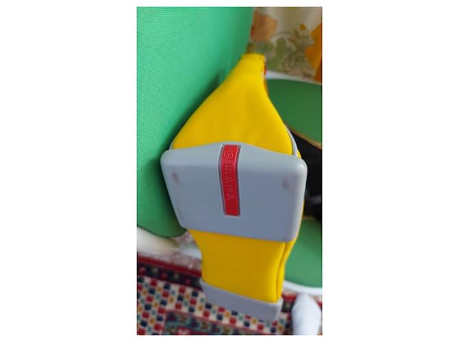 Bolsa de ombro Prada em nylon amarelo - vista 7