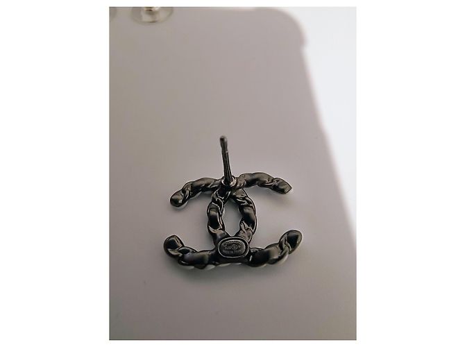 Orecchini intrecciati CC di Chanel in argento - vista 13