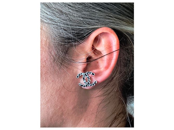 Orecchini intrecciati CC di Chanel in argento - vista 19