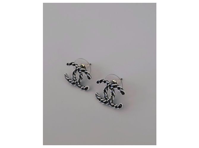Orecchini intrecciati CC di Chanel in argento - vista 7
