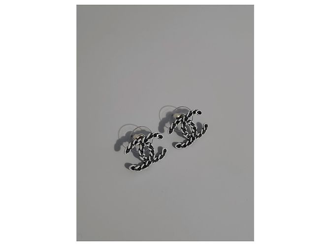 Orecchini intrecciati CC di Chanel in argento - vista 8
