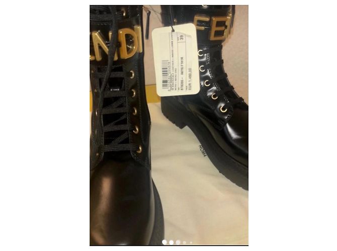 Botas Fendi de cuero negro con hebilla dorada 39 - vista 4