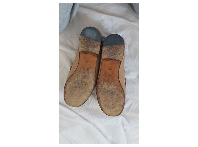 Mocassini Gucci in vernice beige - vista 4