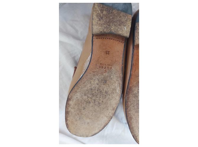 Mocassini Gucci in vernice beige - vista 5