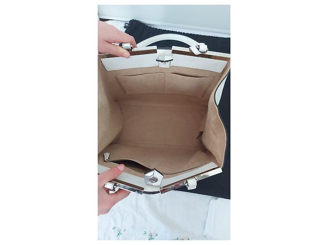 Borsa Fendi in pelle bianca e argento modello 3jours Bianco Metallico - vista 10