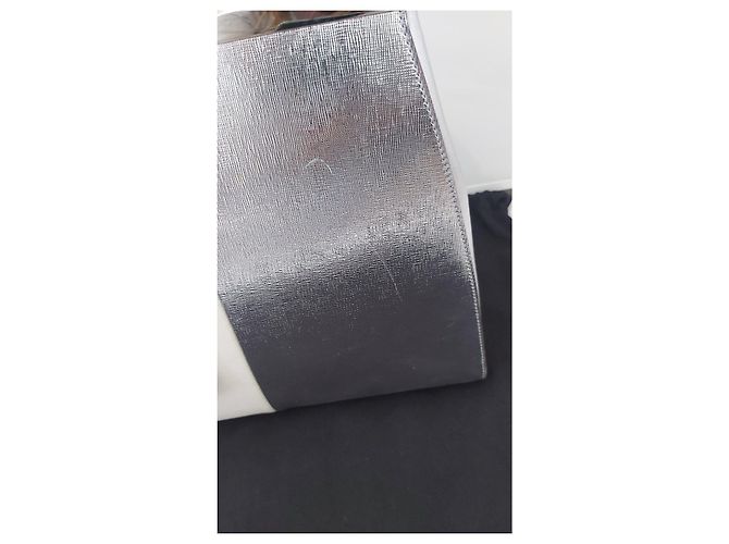 Borsa Fendi in pelle bianca e argento modello 3jours Bianco Metallico - vista 4