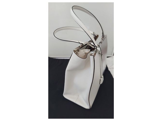 Borsa Fendi in pelle bianca e argento modello 3jours Bianco Metallico - vista 5