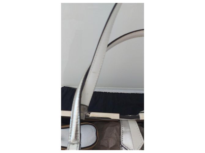 Borsa Fendi in pelle bianca e argento modello 3jours Bianco Metallico - vista 7