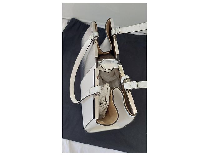 Borsa Fendi in pelle bianca e argento modello 3jours Bianco Metallico - vista 8