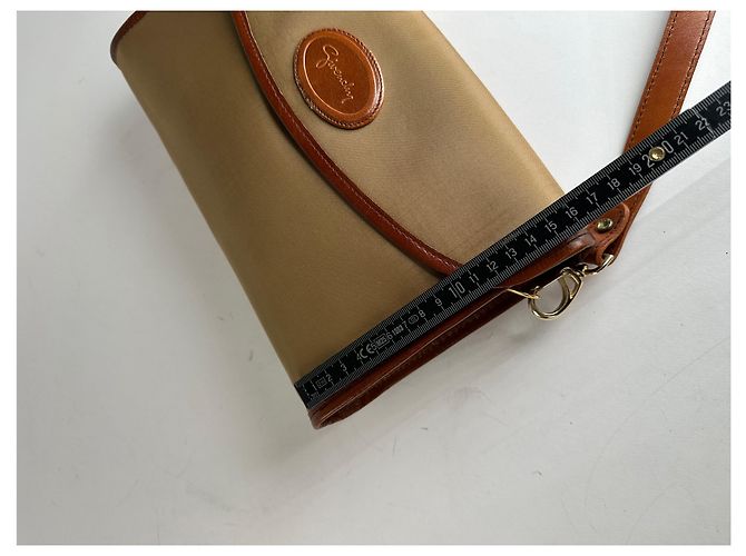 Vintage Givenchy Schultertasche aus Leder / Canvas Camel / Braun - Ansicht 13