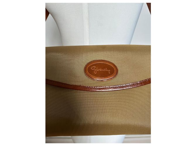Vintage Givenchy Schultertasche aus Leder / Canvas Camel / Braun - Ansicht 9