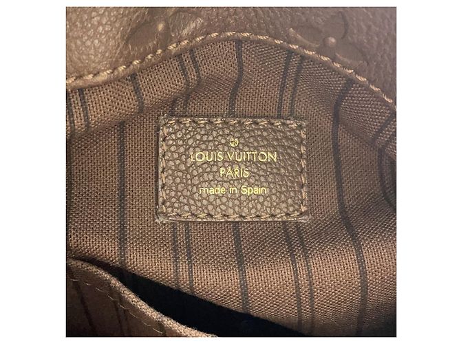 Borsa a Spalla Artsy MM in Monogram Empreinte Louis Vuitton - vista 16