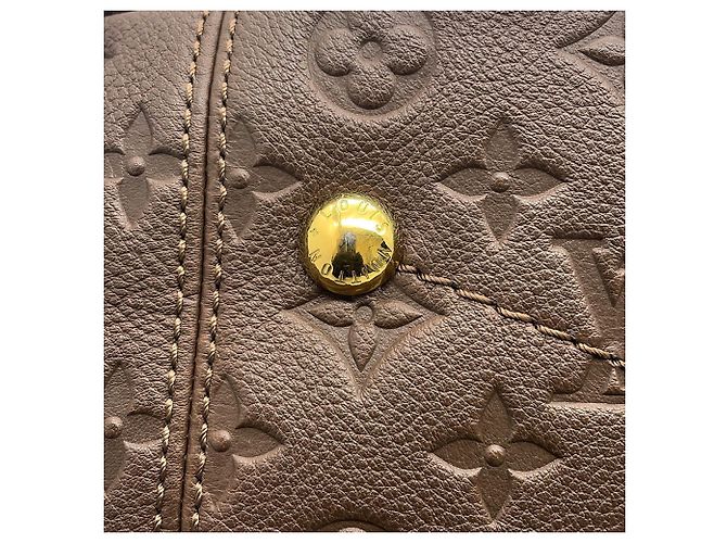 Borsa a Spalla Artsy MM in Monogram Empreinte Louis Vuitton - vista 7