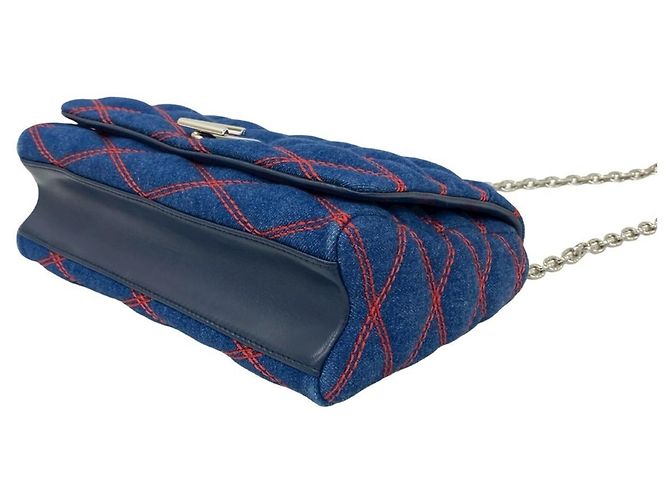 Louis Vuitton Maltage Umhängetasche aus gestepptem Denim mit Drehverschluss Blau - Ansicht 8
