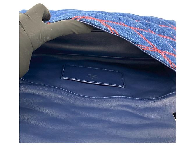 Louis Vuitton Maltage Umhängetasche aus gestepptem Denim mit Drehverschluss Blau - Ansicht 9