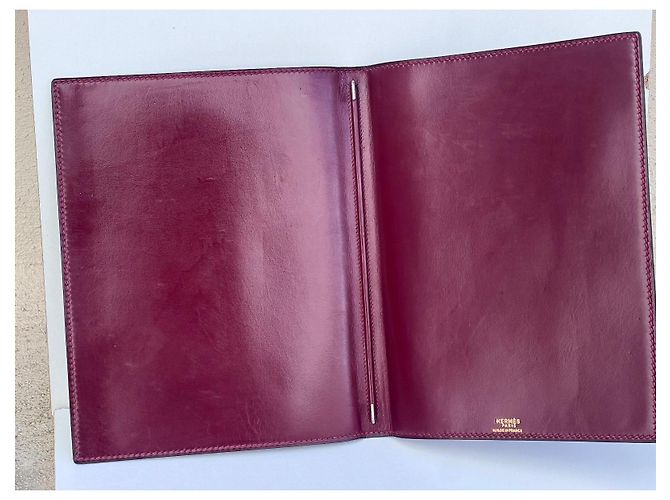 Housse d'agenda Hermès en cuir bordeaux - vue 11