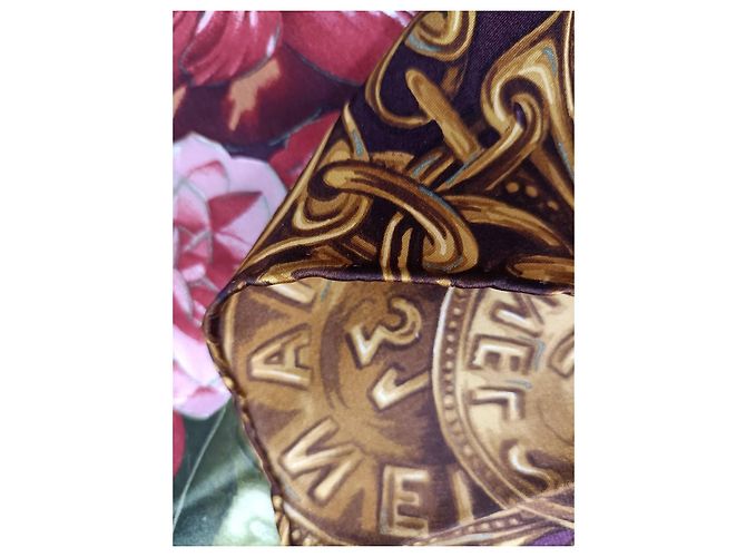 Sciarpa vintage anni '80 di Chanel, sciarpa Chanel con camelie e monete Marrone - vista 6
