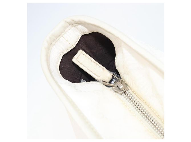 Borsa tote in PVC bianco e argento GG Implementation di GUCCI 211137 Auth 174563 - vista 15