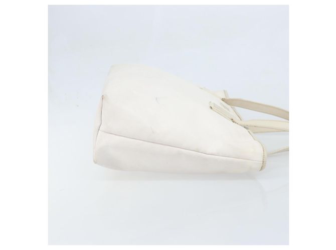 Borsa tote in PVC bianco e argento GG Implementation di GUCCI 211137 Auth 174563 - vista 4