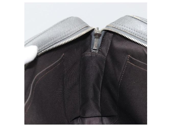 LOUIS VUITTON Borsa Porta Documenti da Viaggio Taiga Gracie M30640 LV Auth ka3587 - vista 19