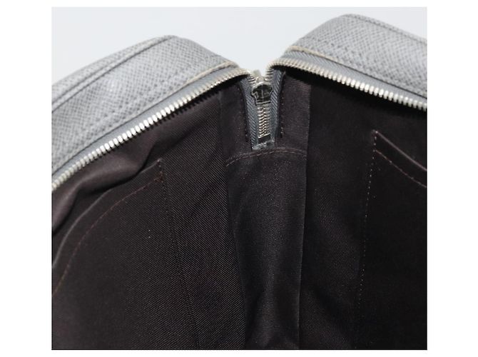 LOUIS VUITTON Borsa Porta Documenti da Viaggio Taiga Gracie M30640 LV Auth ka3587 - vista 20