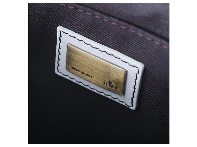 Bolsa de Ombro Fendi com Fivela Branco - vista 15