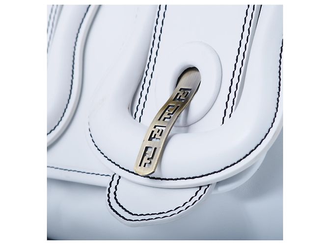 Bolsa de Ombro Fendi com Fivela Branco - vista 6