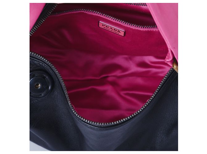 Borsa a spalla in pelle nappa nera e rosa Prada Fuschia - vista 8