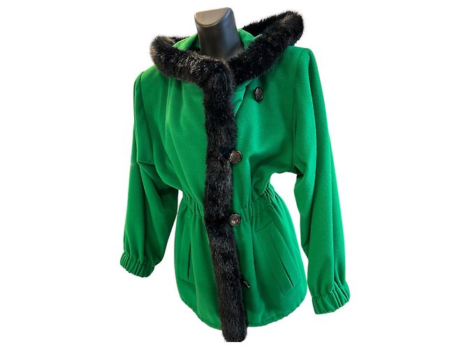 Cappotto corto in pelliccia e lana verde e nero Yves Saint Laurent - vista 2