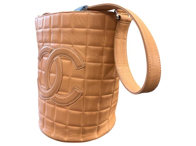 Timeless Chanel-Handtasche 2002 aus hellrosa gestepptem Leder - Ansicht 2
