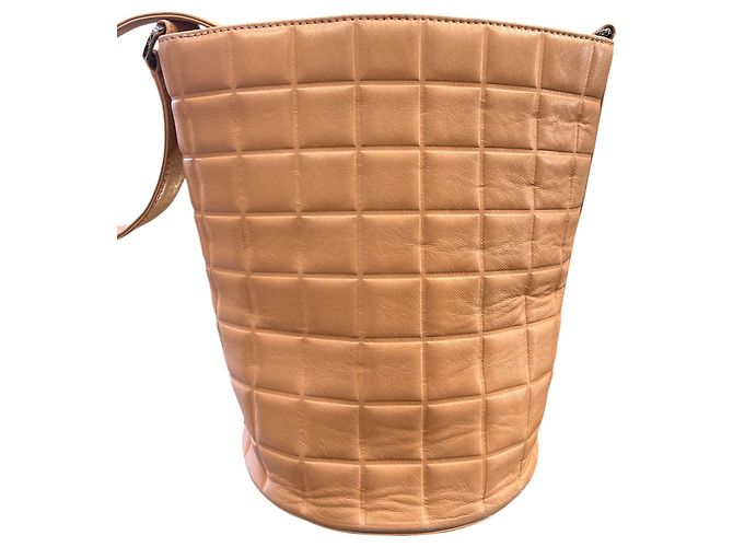 Timeless Chanel-Handtasche 2002 aus hellrosa gestepptem Leder - Ansicht 4