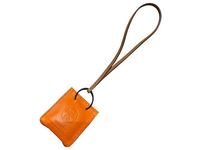 Hermès Mini charm Arancione Hermes in pelle arancione e marrone - vista 3