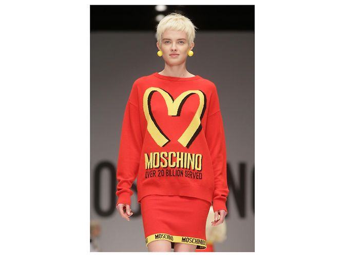 Rotes McDonald's Moschino Pulloverkleid 2014 - Ansicht 2