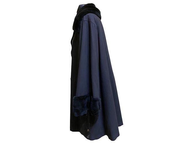 Abrigo largo de piel negra de Yves Saint Laurent - vista 2