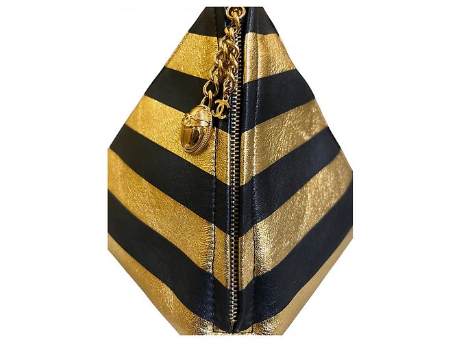 Borsa a mano piramidale Chanel 2019 in pelle nera e lurex dorato - vista 4