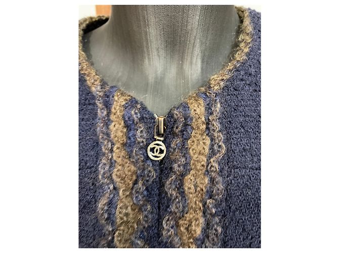 Timeless Giacca in maglia bouclé blu navy Chanel Boutique con zip CC - vista 6