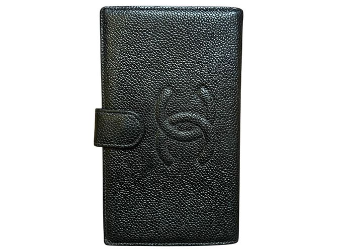 Cartera de cuero graneado Chanel con logo CC - vista 3