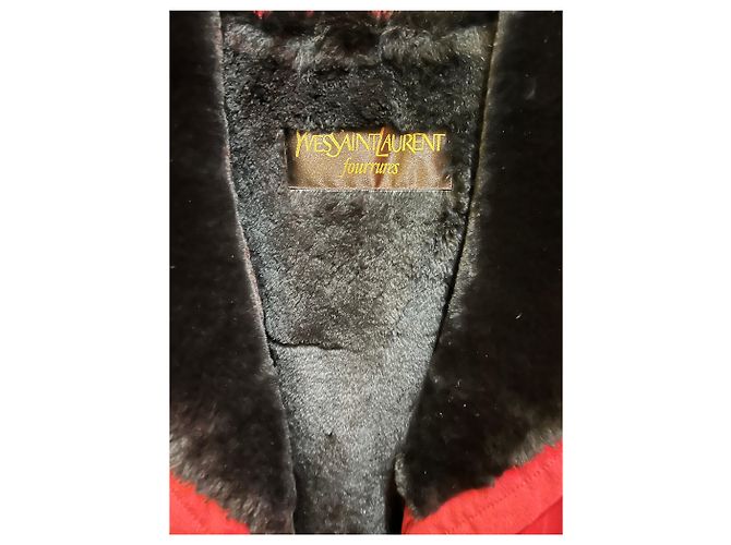 Abrigo de piel roja Yves Saint Laurent - vista 3
