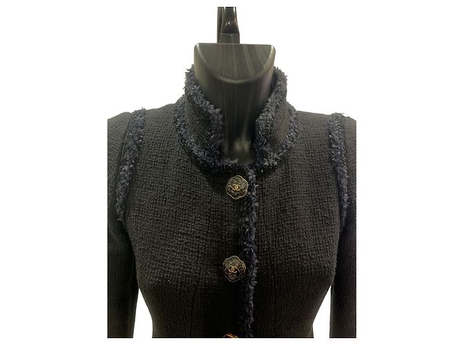 Timeless Chaqueta larga de tweed con botones de logo CC 13C de Chanel - vista 3
