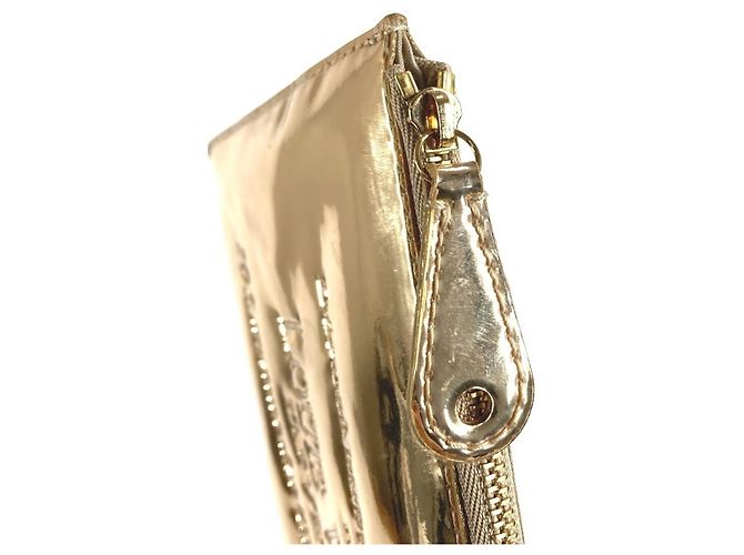 Pochette in pelle dorata Louis Vuitton D'oro - vista 12