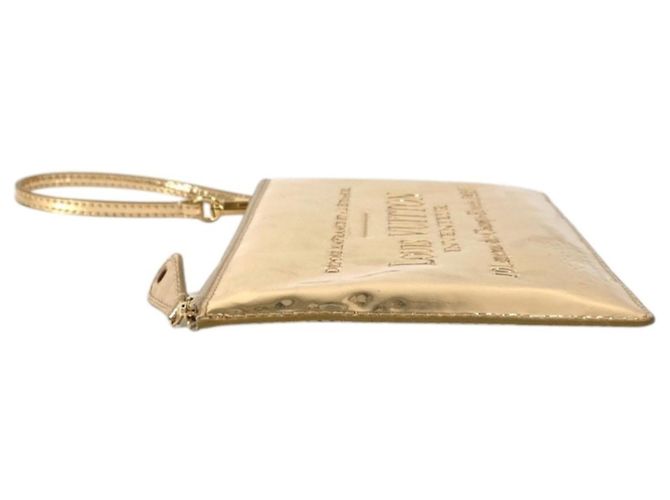 Pochette in pelle dorata Louis Vuitton D'oro - vista 5
