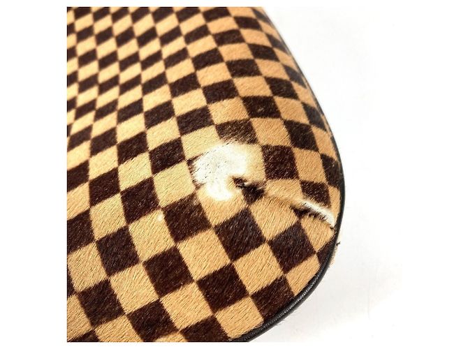 Pochette a mano Louis Vuitton Taiga Marrone - vista 4
