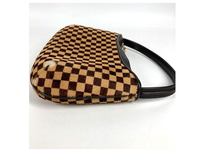 Pochette a mano Louis Vuitton Taiga Marrone - vista 7