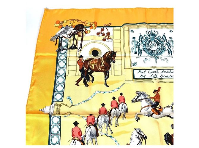 Silk In Sciarpa Carre 90 di Hermès Real Escuela Andaluza Del Arte Ecuestre Bianco Arancione - vista 3