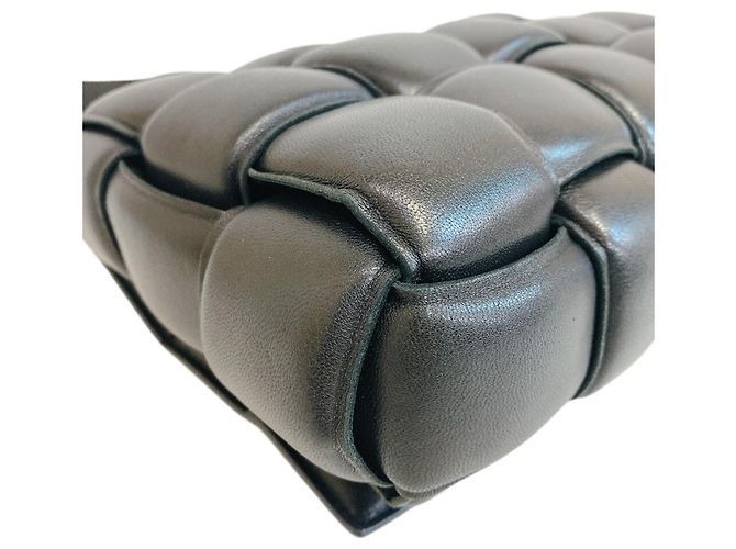 Borsa a Spalla Intrecciato Padded Cassette di Bottega Veneta Nero - vista 3