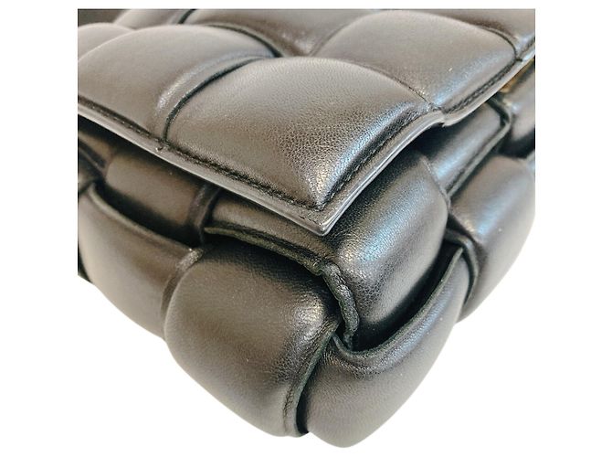 Borsa a Spalla Intrecciato Padded Cassette di Bottega Veneta Nero - vista 4