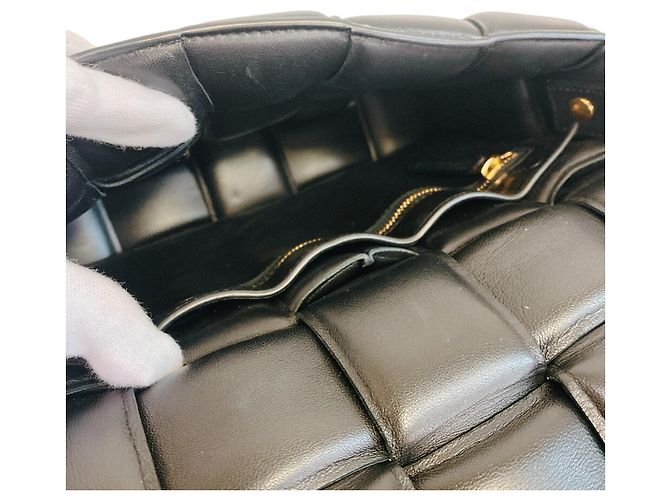 Borsa a Spalla Intrecciato Padded Cassette di Bottega Veneta Nero - vista 8